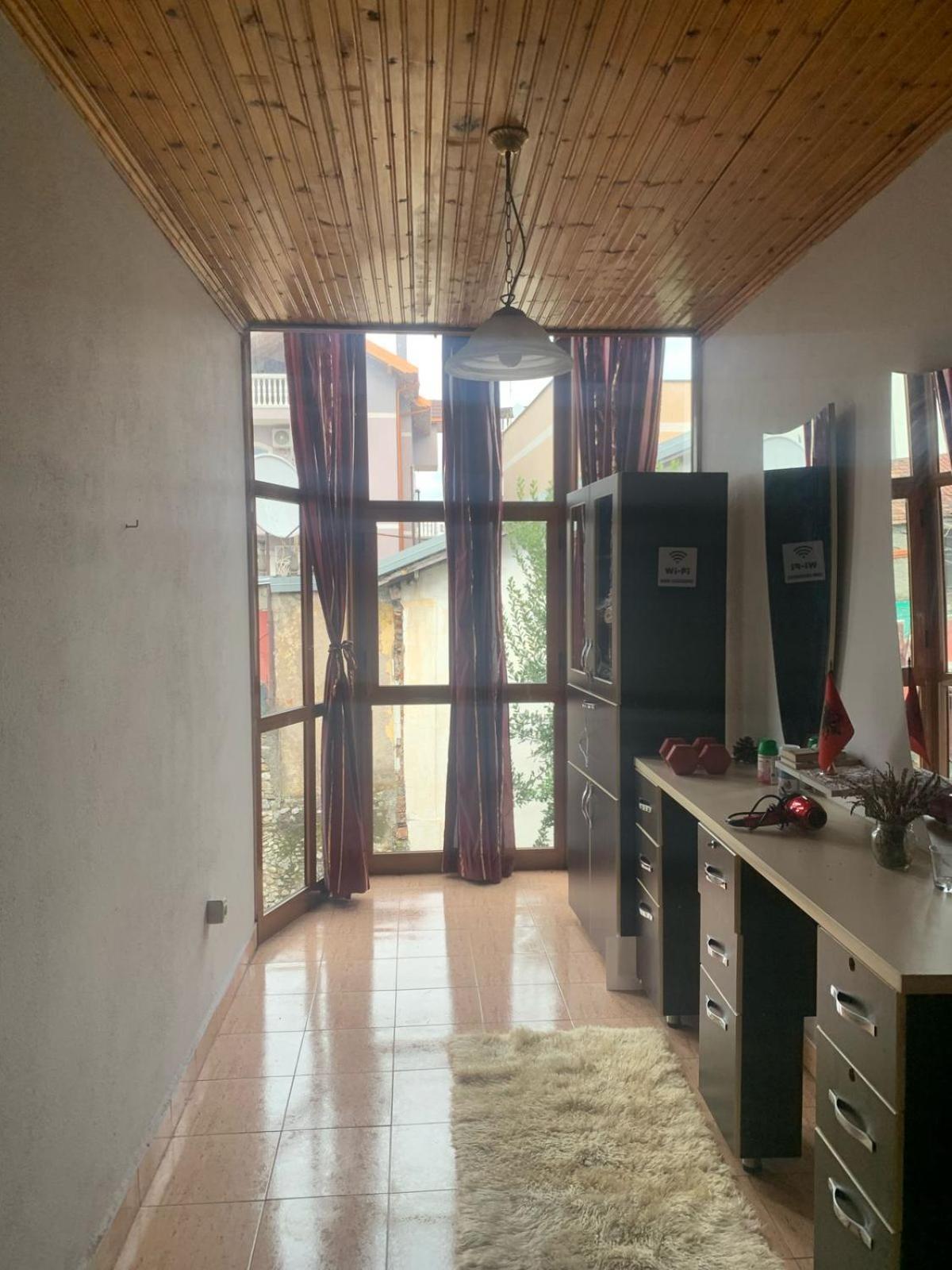 Friends Hostel & Tours Shkodër Екстериор снимка