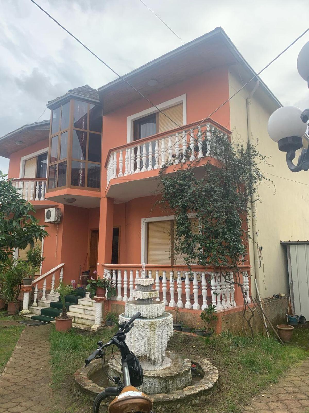 Friends Hostel & Tours Shkodër Екстериор снимка